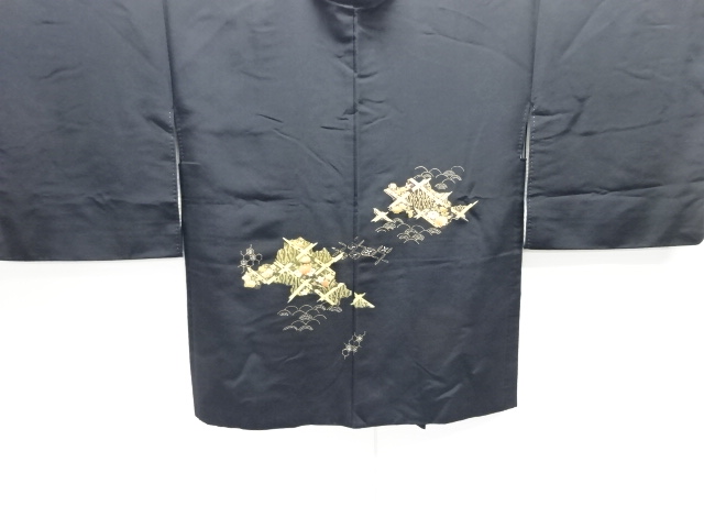 逆雲取りに格天井・花模様絵羽織